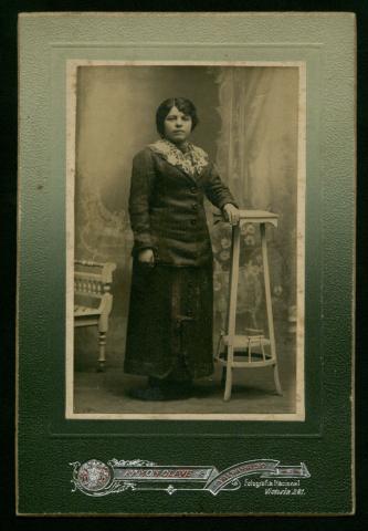 Primera imagen del registro Retrato femenino