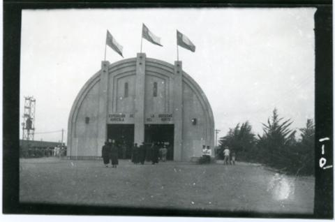 Primera imagen del registro Gran stand en Exposición de Peñuelas, 1931