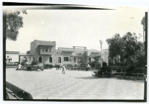 Primera imagen del registro Plaza de armas y casa de doctor Méndez en Coquimbo, 1931