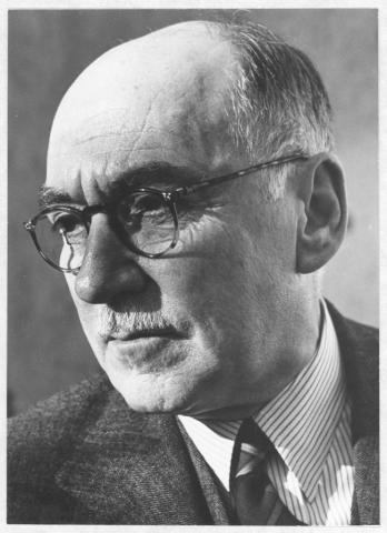 Primera imagen del registro Eduardo Barrios. Director Biblioteca Nacional