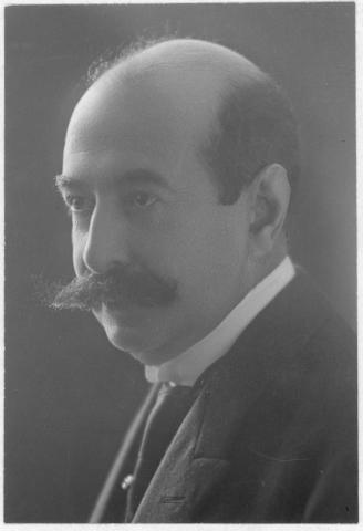 Primera imagen del registro Lucio Cordova