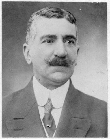 Primera imagen del registro Joaquín Lavín Urrutia