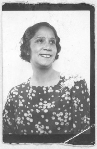 Primera imagen del registro Laura Vargas de Acuña