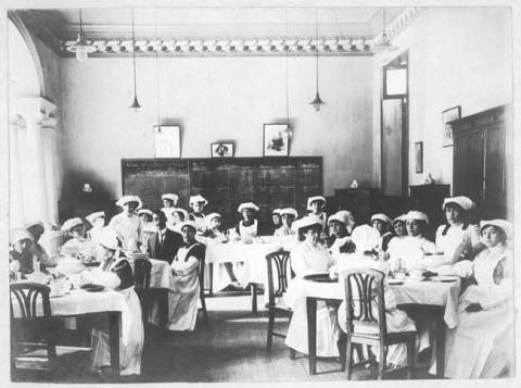 Primera imagen del registro Economía doméstica, curso de maestras