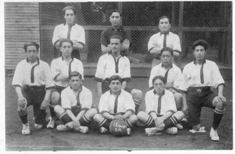 Primera imagen del registro Escuela Normal, equipo de football