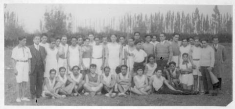 Primera imagen del registro Escuela Normal de Chillán, clase de gimnasia
