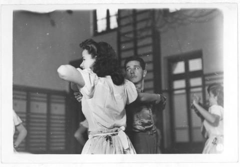 Primera imagen del registro Parejas bailando