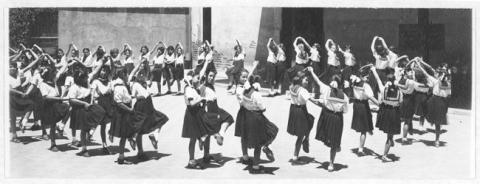 Primera imagen del registro Niñas bailando