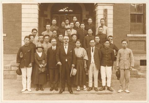 Primera imagen del registro José María Gálvez y personas