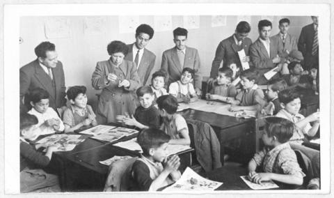 Primera imagen del registro Niños en clase