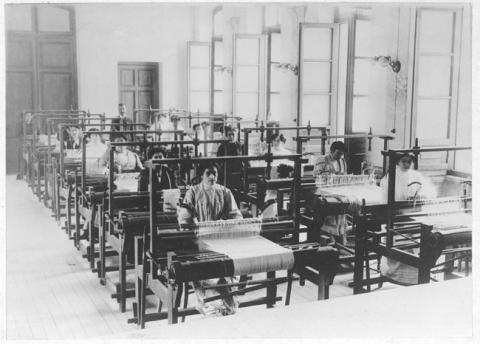 Primera imagen del registro Curso de perfeccionamiento tejedoras a telar