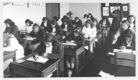 Primera imagen del registro Niñas en clases