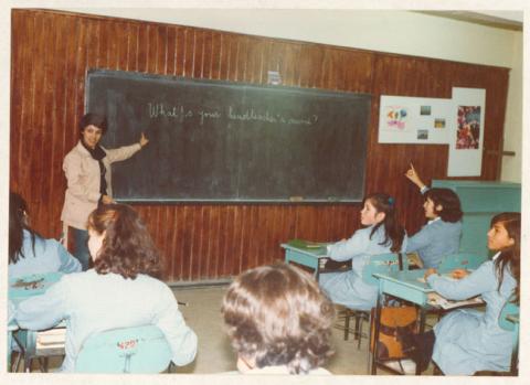 Primera imagen del registro Niñas en clases de inglés