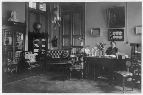 Primera imagen del registro Oficina de la dirección