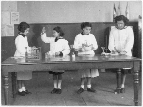 Primera imagen del registro Clase de Química