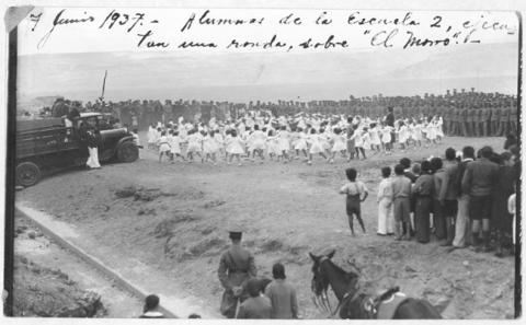 Primera imagen del registro Ronda de niñas en el Morro de Arica