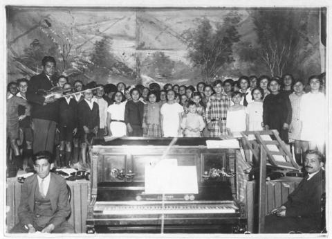Primera imagen del registro Coro escolar