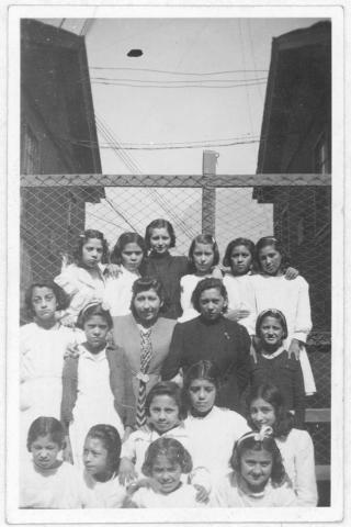 Primera imagen del registro Profesora y alumnas