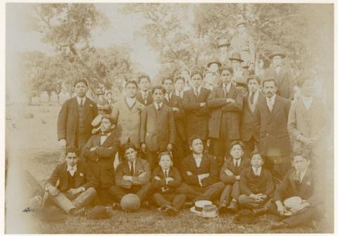 Primera imagen del registro Escuela Normal de Victoria