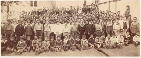 Primera imagen del registro Escuela Anexa a la Normal de Preceptores de Chillán, 1907. Alumnos de la Escuela de Aplicación