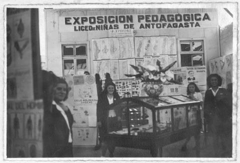 Primera imagen del registro Liceo de Niñas de Antofagasta. Exposición pedagógica 1941-1942.
