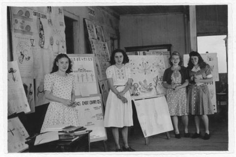 Primera imagen del registro Liceo de Niñas de Antofagasta, Exposición pedagógica 1941-1942