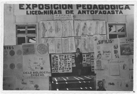 Primera imagen del registro Liceo de Niñas de Antofagasta. Exposición pedagógica 1941-1942.