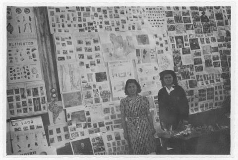 Primera imagen del registro Liceo de Niñas de Antofagasta. Exposición Pedagógica 1941-1942. Sección ciencias