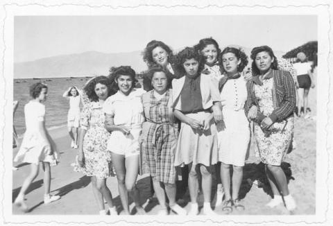 Primera imagen del registro Liceo de Niñas de Antofagasta. Paseo anual, Mejillones 1943