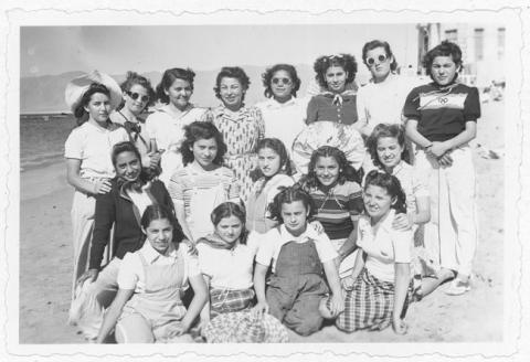 Primera imagen del registro Liceo de Niñas de Antofagasta. Paseo anual, Mejillones 1943