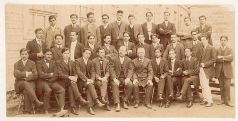 Primera imagen del registro Escuela Normal de Victoria