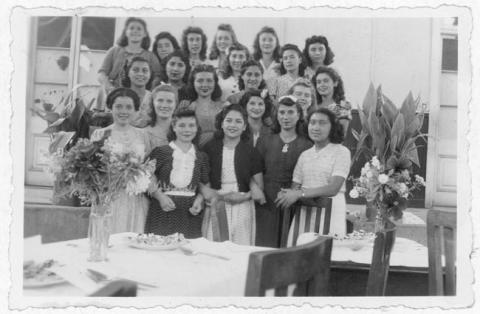 Primera imagen del registro Liceo de Niñas de Antofagasta, Mejillones, 6º de Humanidades, 1943