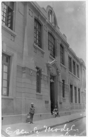 Primera imagen del registro Escuela Modelo Nº1 de Hombres, Arica. 1937