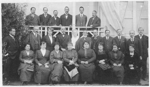 Primera imagen del registro Cuerpo de profesores en tiempos del Director de Instrucción Primaria Rafael Díaz Lira