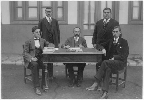 Primera imagen del registro Manuel Zamorano Z. director y profesorado