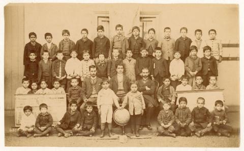 Primera imagen del registro Escuela de Hombres Nº33 de Santiago