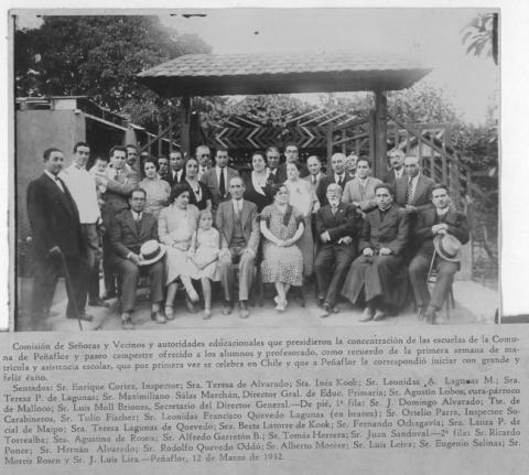 Primera imagen del registro Comisión de señoras y vecinos y autoridades que presidieron la concentración de las escuelas de Peñaflor, 12 de Marzo de 1932