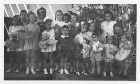 Primera imagen del registro Hijos de docentes, Navidad, 1943