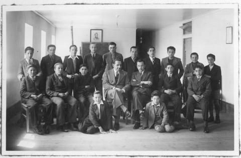 Primera imagen del registro Alumnos y profesores en un salón