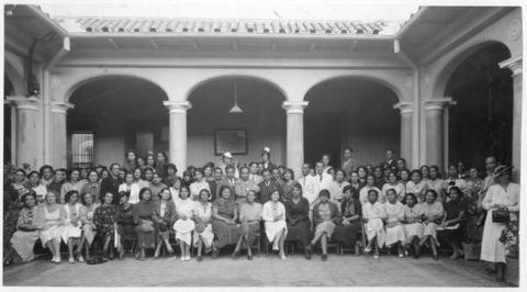 Primera imagen del registro 1º Misión educacional a Venezuela año 1936, curso de perfeccionamiento para mujeres, Caracas