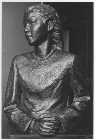 Primera imagen del registro Escultura de niña