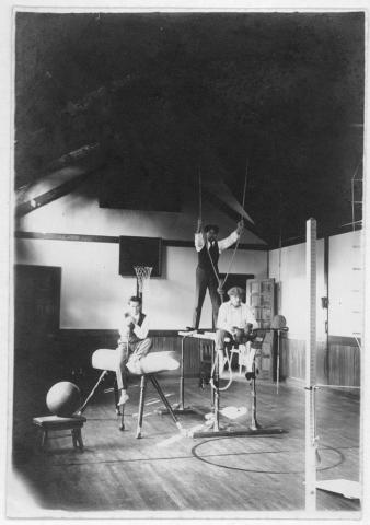 Primera imagen del registro Gimnasio de Villa Inés, 1921