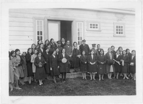 Primera imagen del registro Escuela Normal de Ancud, entrega del predio "La Radio Estación" en el fuerte San Antonio que actualmente ocupamos, 10 de mayo de 1931