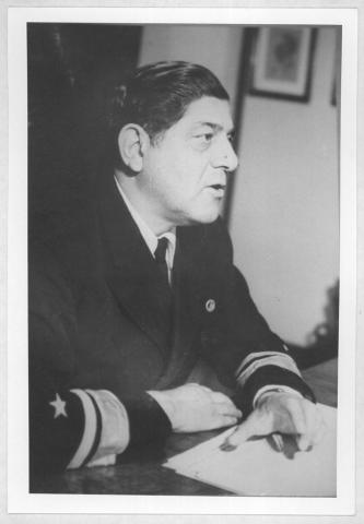 Primera imagen del registro Contralmirante Hugo Castro Jiménez, Ministro de Educación 1974-1975