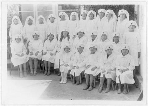 Primera imagen del registro Cruz Roja Juvenil, alumnas de La Escuela Mixta Nº7 de San Bernardo
