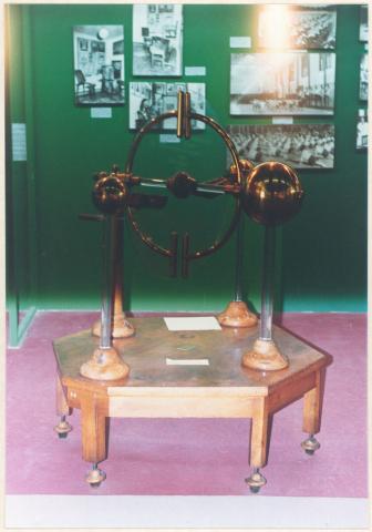 Primera imagen del registro Panel de Exposición del Museo Pedagógico en Feria del Hogar 1985