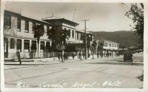 Primera imagen del registro Escuela Normal de Angol