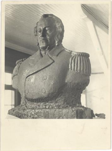 Primera imagen del registro Busto