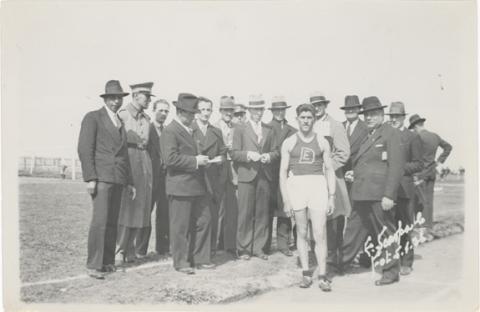 Primera imagen del registro Atleta junto a jueces