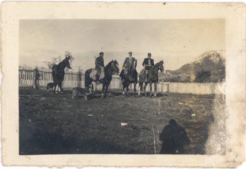 Primera imagen del registro Cabalgata en el campo
